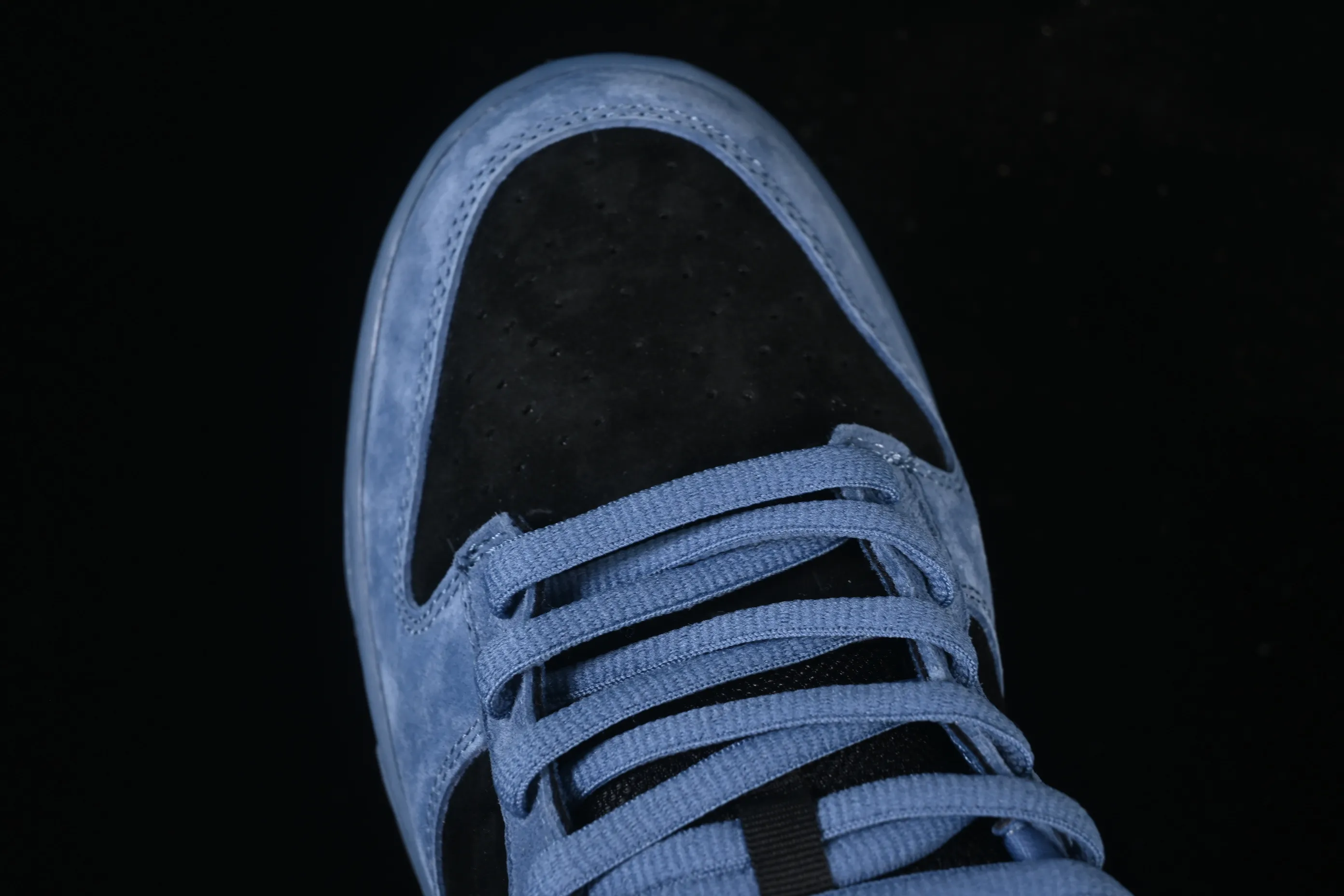 All Categories Nk SB Dunk Series Nk SB Dunk Low Low-top sneakers Supreme x Nike Dunk SB Dunk Low joint black and blue low-top casual skateboard shoes HQ8487-400